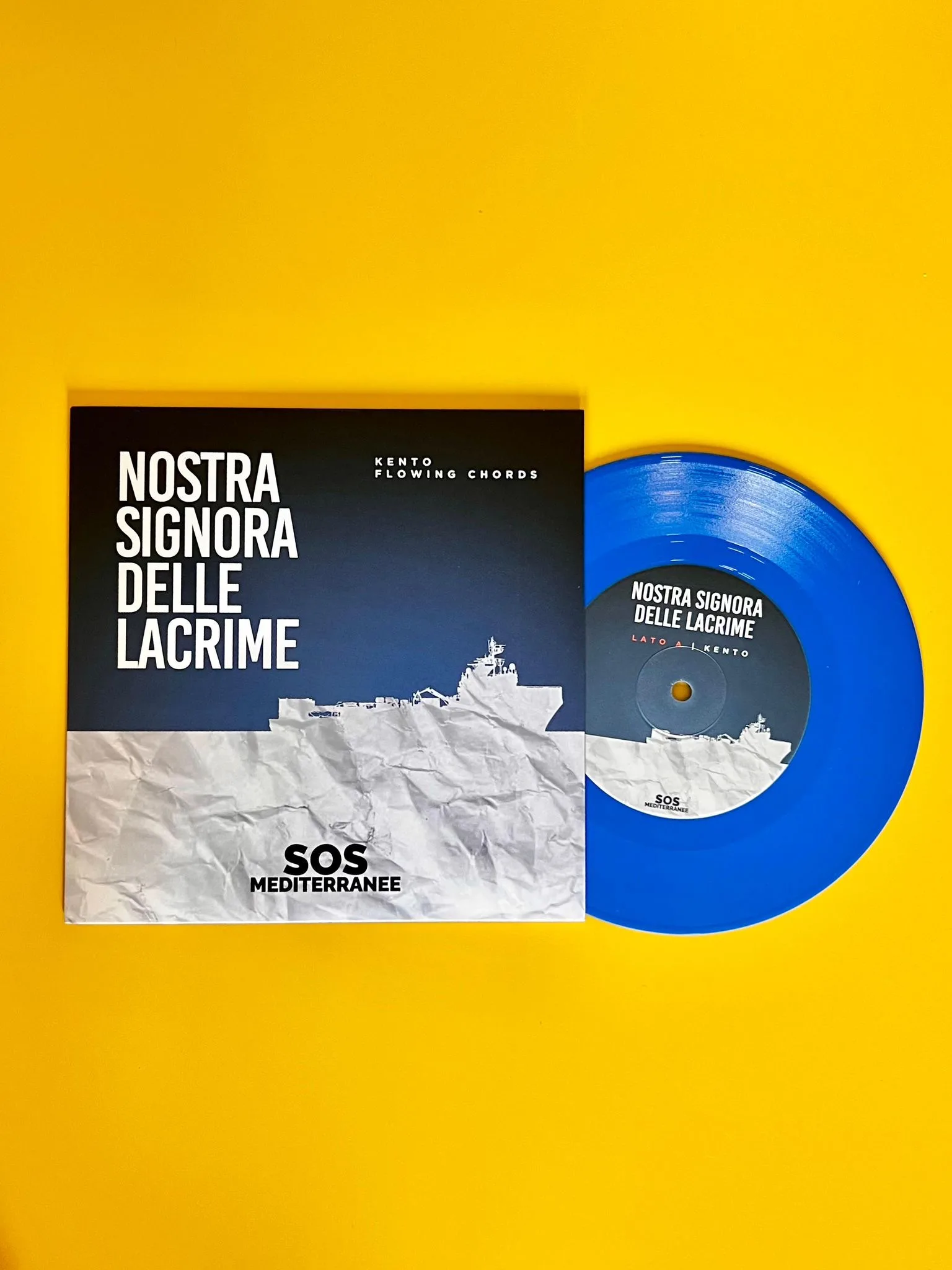 Il vinile di Nostra Signora delle Lacrime, in collaborazione con SOS Mediterranee